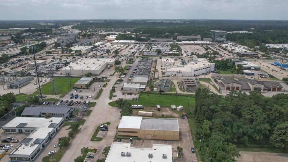 More Photos Of 25349-25351 Borough Park Dr, Spring Light Manufacturing For Sale