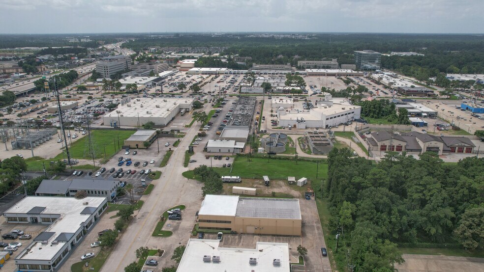 More Photos Of 25349-25351 Borough Park Dr, Spring Light Manufacturing For Sale