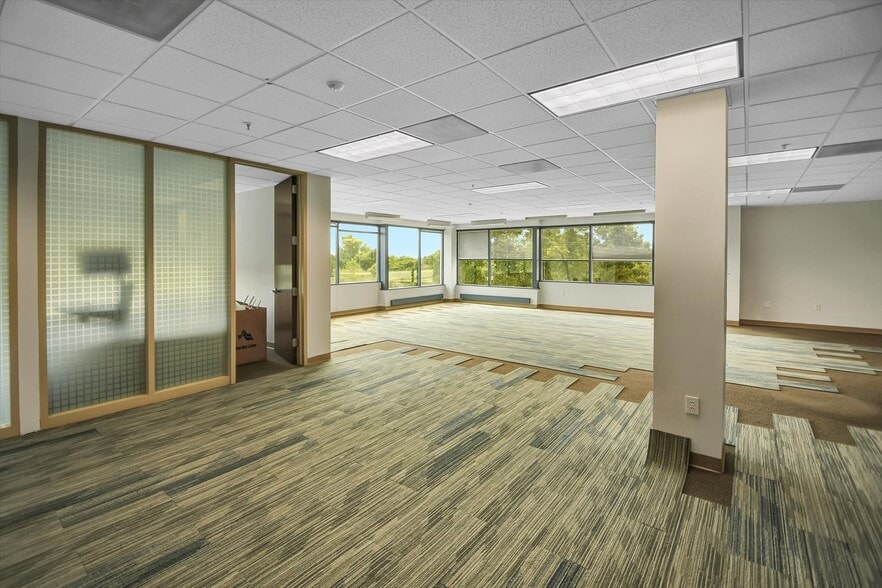 More Photos Of 300 Stevens Dr, Lester Office For Lease