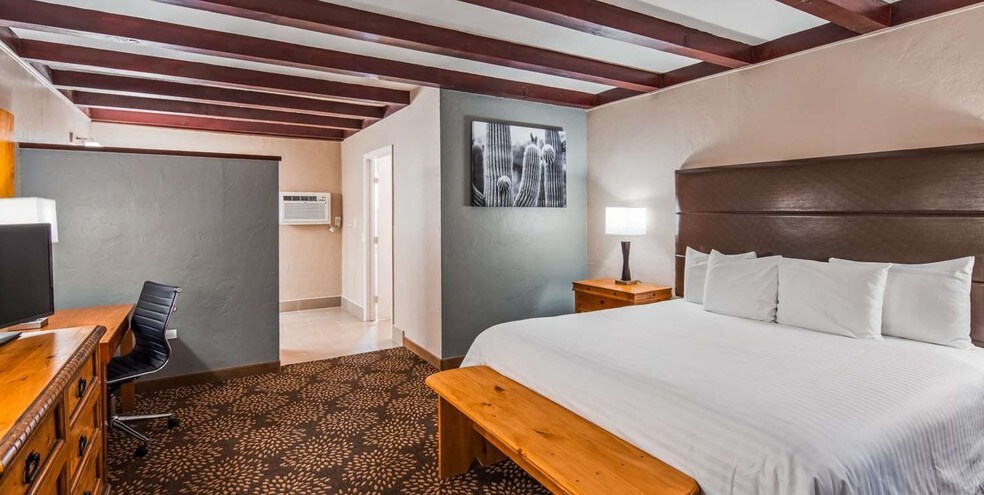 More Photos Of 1765 S Main St, Las Cruces Hotel For Sale