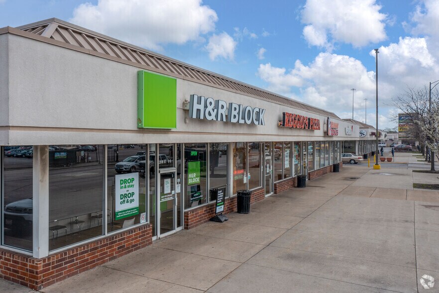 Primary Photo Of 100-275 W 87th St, Chicago Unknown For Lease