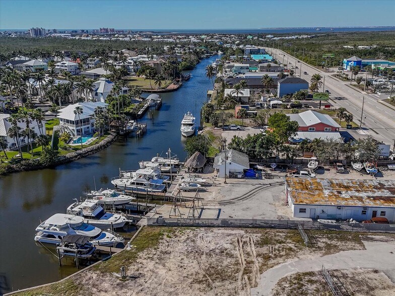 More Photos Of 17671-17681 San Carlos Blvd, Fort Myers Marina For Sale