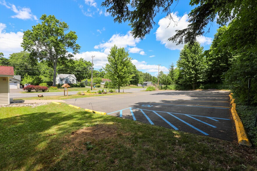 More Photos Of 216 Rt. 32, New Paltz Medical For Sale