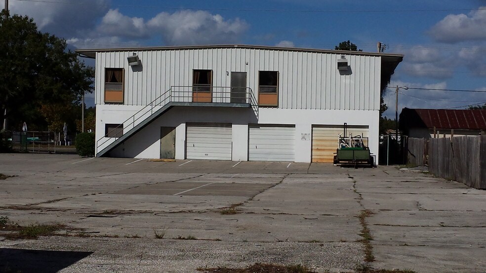 More Photos Of 4244 W Waters Ave, Tampa Showroom For Lease