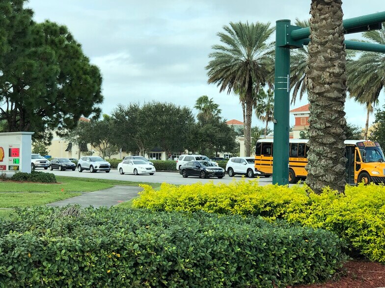 More Photos Of 1500 N Courtyard Cir, Port Saint Lucie Restaurant For Lease