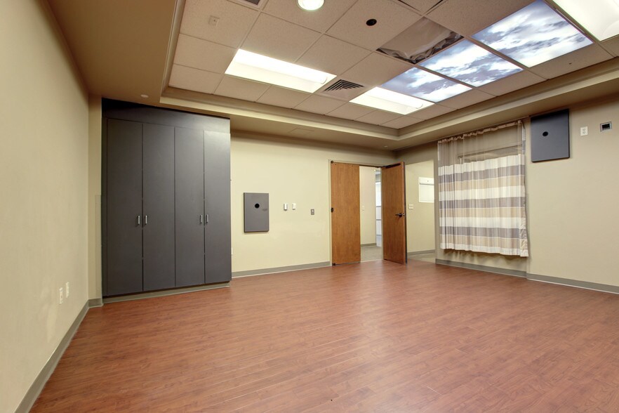 More Photos Of 9441 Huron St, Thornton Medical For Lease