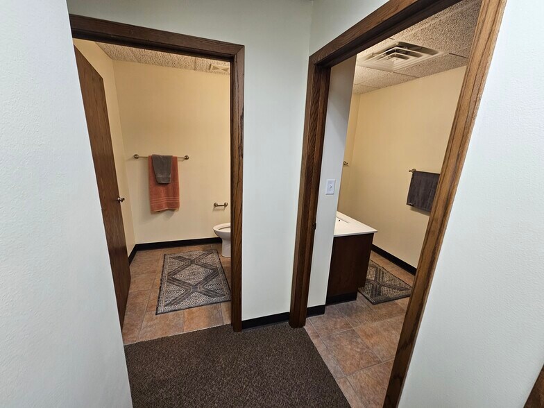 More Photos Of 700-706 Jackson St, Sioux City Office For Sale