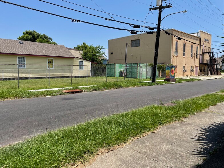 More Photos Of 2400 Delachaise St, New Orleans Specialty For Sale