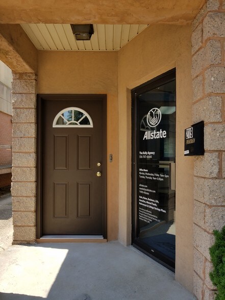 More Photos Of 219 Mineola Blvd, Mineola Office For Lease