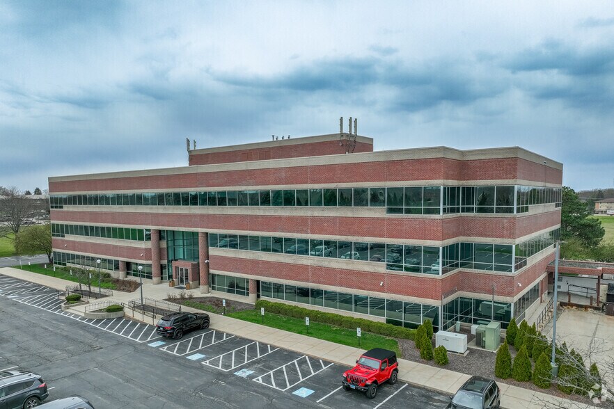 Primary Photo Of 973 Featherstone Rd, Rockford Office For Lease