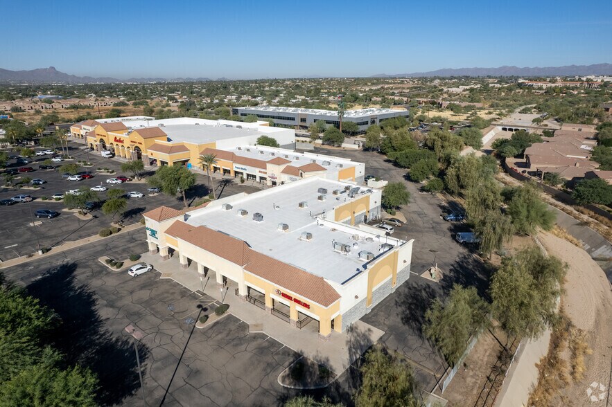 More Photos Of 1970 W River Rd, Tucson General Retail For Lease