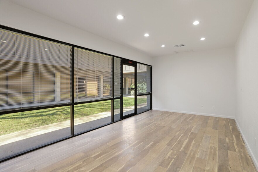 More Photos Of 5637 N Pershing Ave, Stockton Medical For Lease