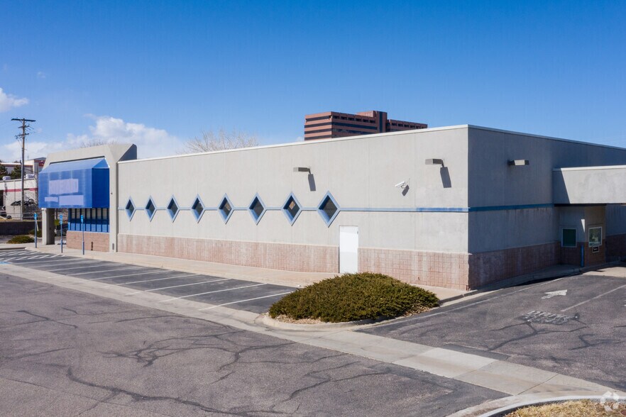 More Photos Of 11907 W Alameda Pky, Lakewood Freestanding For Lease