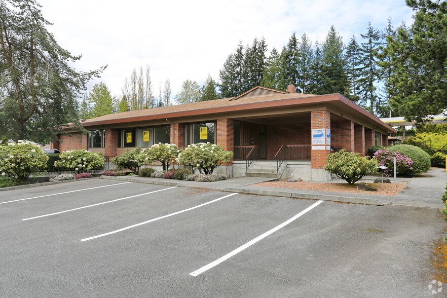 More Photos Of 6016-6026 204th St SW, Lynnwood Flex For Lease
