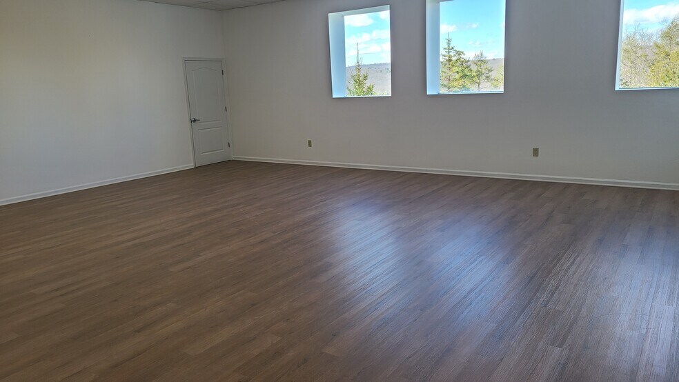 More Photos Of 149 Sawmill Ct, East Stroudsburg Office For Lease