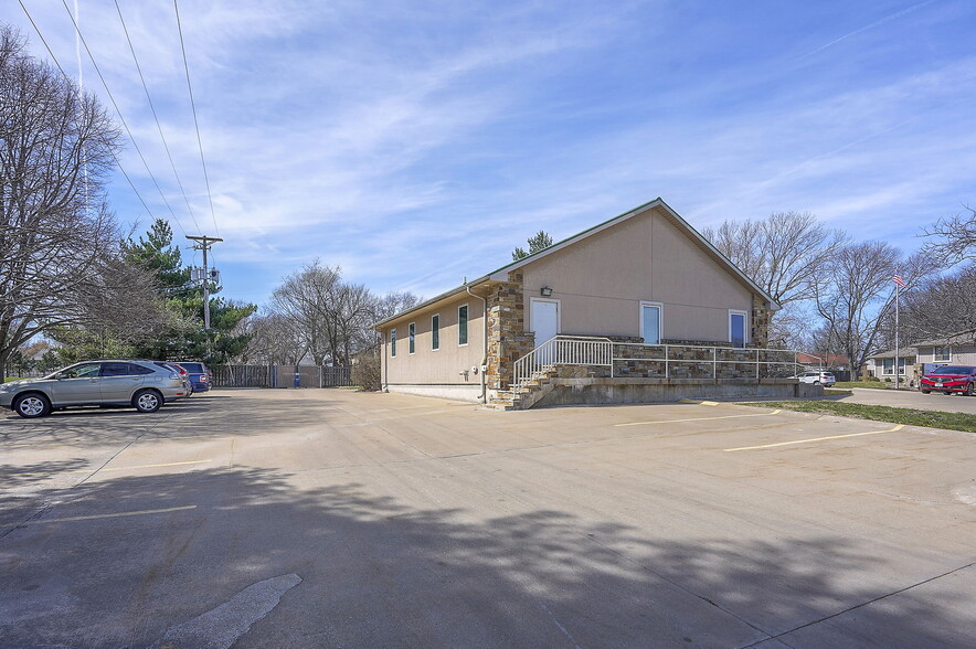 More Photos Of 425 W Pine St, Raymore Medical For Sale