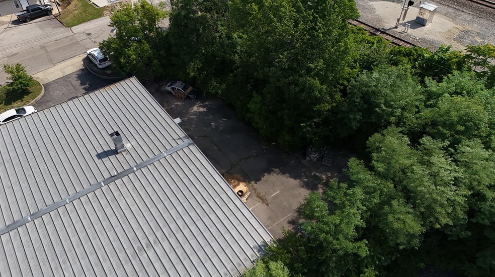 More Photos Of 4100 Indianola Ave, Columbus Auto Repair For Sale