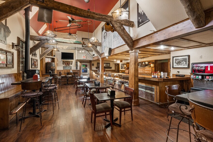 More Photos Of 2711 W College St, Bozeman Restaurant For Sale