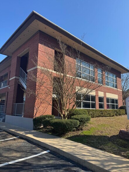 Primary Photo Of 591 Northpark Dr, Ridgeland Office For Sale