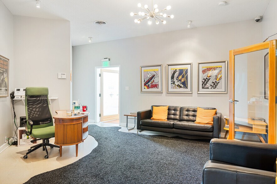 More Photos Of 514 Flat Shoals Ave, Atlanta Bank For Lease