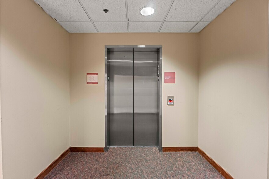 More Photos Of 2778 N Webb Rd, Wichita Medical For Sale