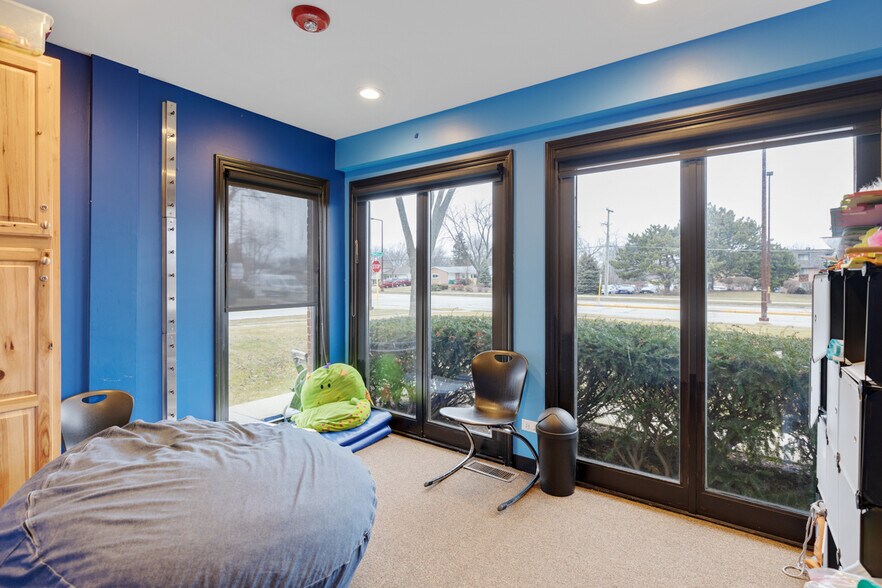 More Photos Of 275 W Dundee Rd, Buffalo Grove Medical For Sale