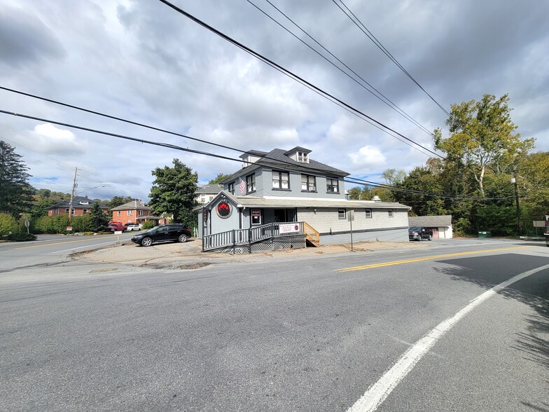 Primary Photo Of 6618 S Delaware Ave, Martins Creek Restaurant For Lease