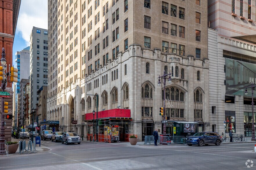 More Photos Of 230 S Broad St, Philadelphia Office For Lease