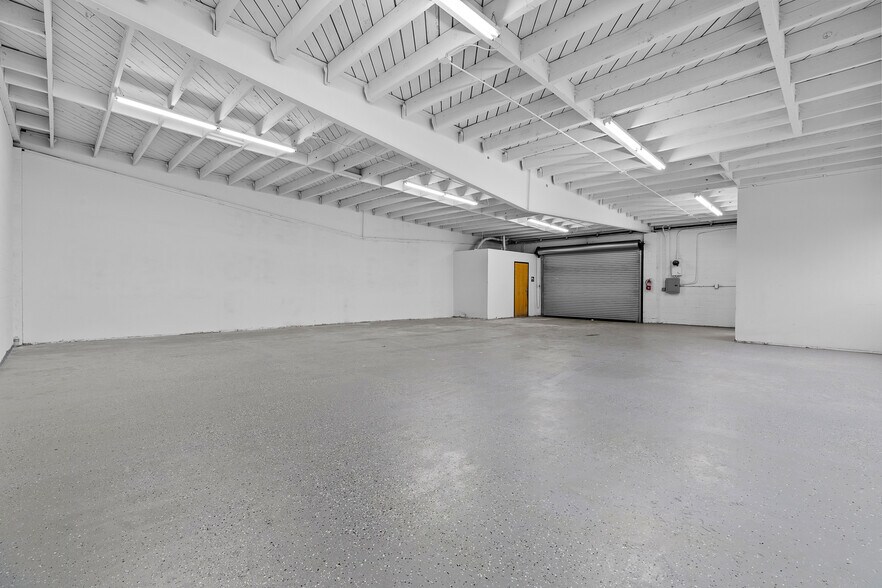 More Photos Of 7210-7218 Hinds Ave, North Hollywood Warehouse For Lease