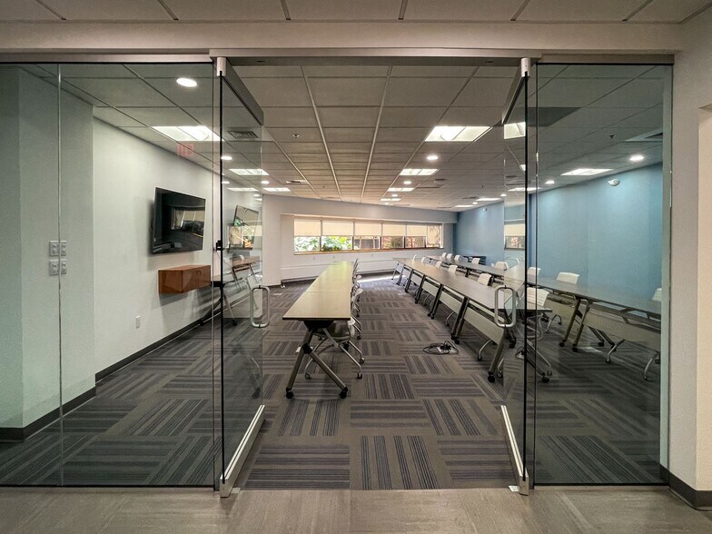 More Photos Of 135 Beaver St, Waltham Office For Lease