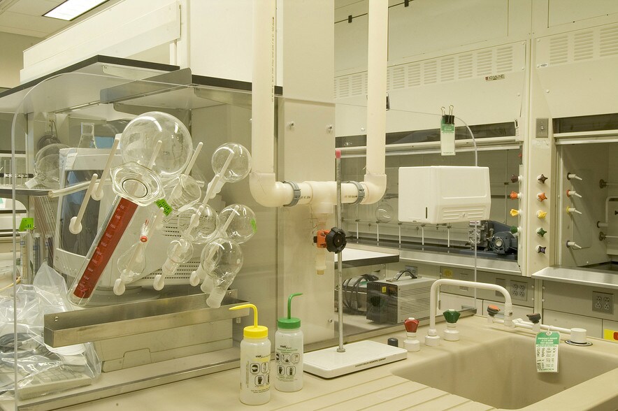 More Photos Of 8045 Lamon Ave, Skokie Office For Lease