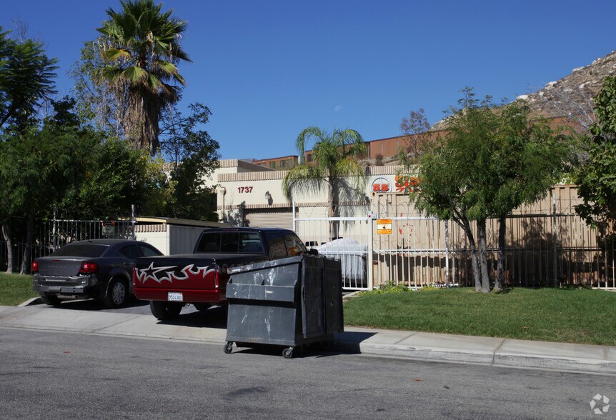 More Photos Of 1737 Production Cir, Jurupa Valley Warehouse For Sale