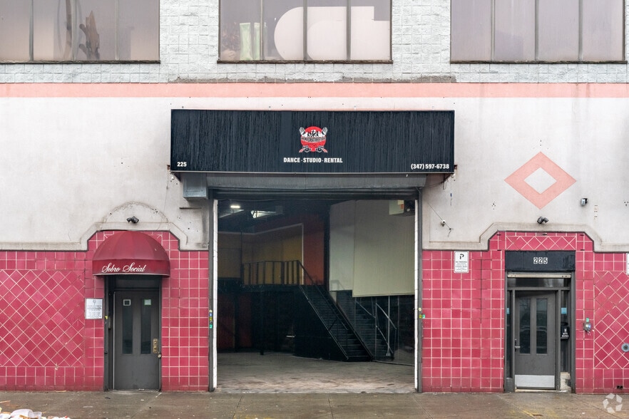 More Photos Of 229 Bruckner Blvd, Bronx Distribution For Lease