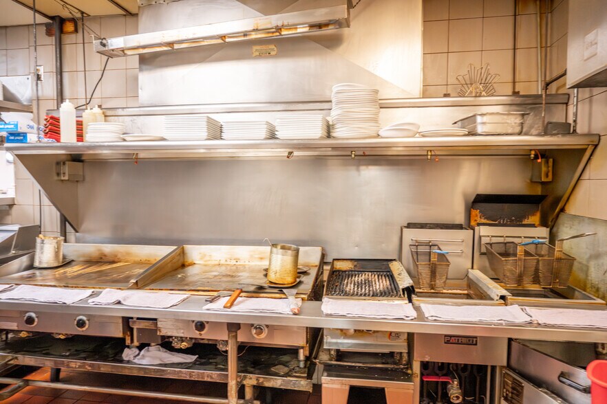 More Photos Of 532 Gateway Ave, Mauston Restaurant For Sale