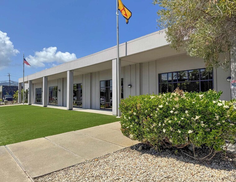 More Photos Of 838 Mitten Rd, Burlingame Flex For Lease