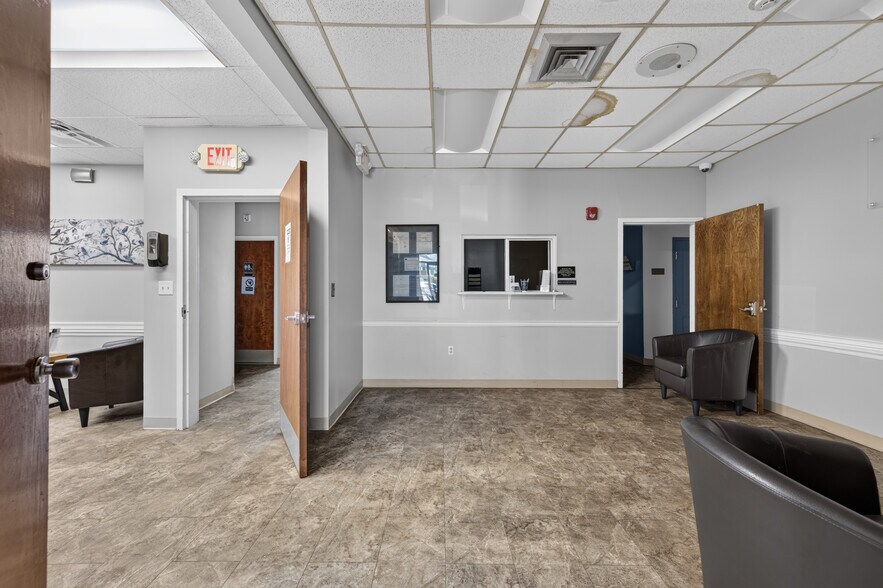 More Photos Of 15-21 School St, Quincy Medical For Sale