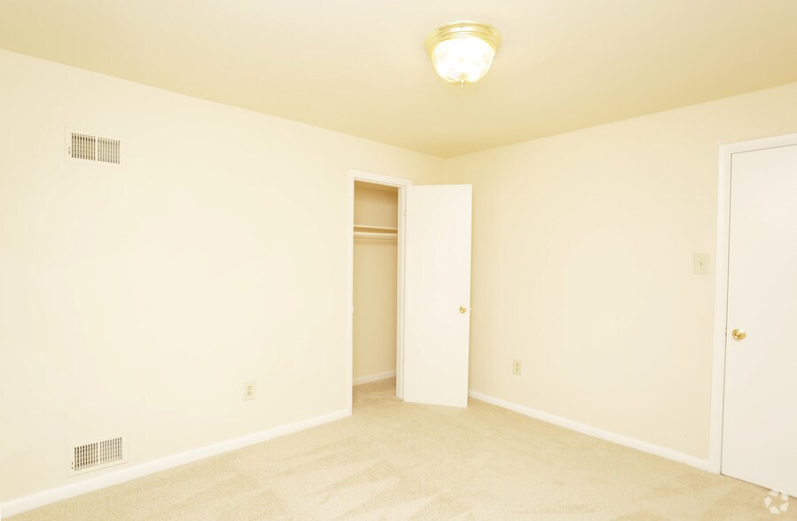 More Photos Of 3647 6th St SE, Washington Apartments For Sale