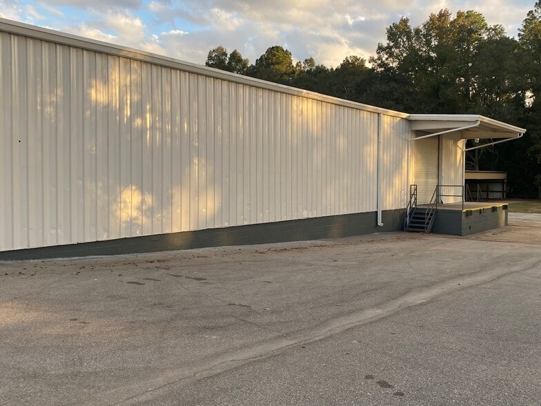More Photos Of 489 Southgate Rd, Dothan Warehouse For Lease