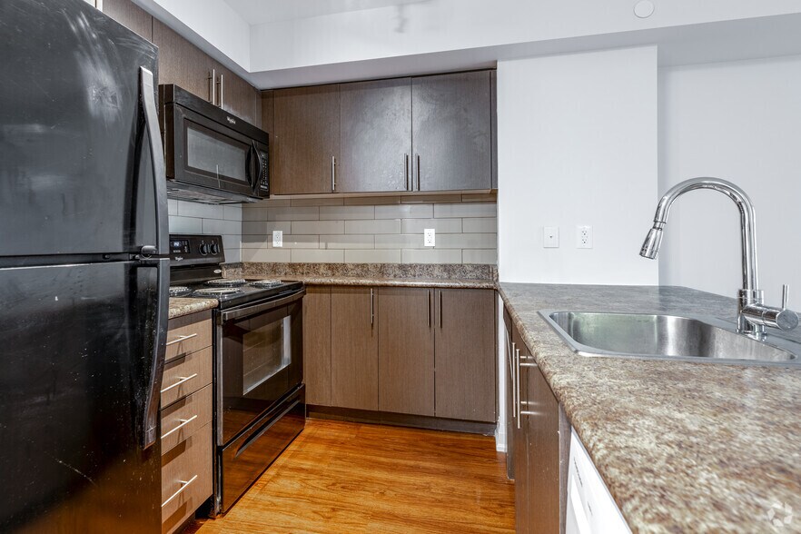 More Photos Of 614 Church St, Toronto Apartments For Lease