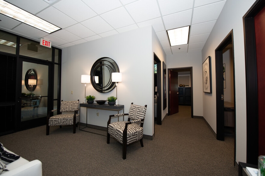 More Photos Of 8707 E Vista Bonita Dr, Scottsdale Office For Lease