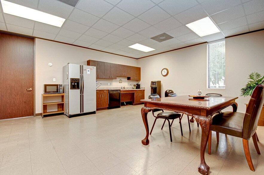 More Photos Of 7102 Glen Chase Ct, Houston Office For Sale