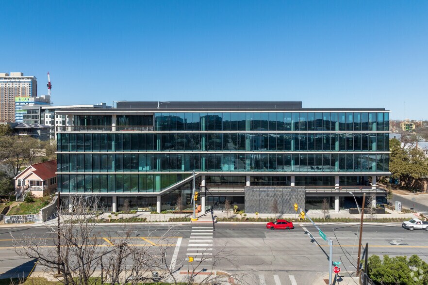 More Photos Of 924 E 7th St, Austin Coworking Space