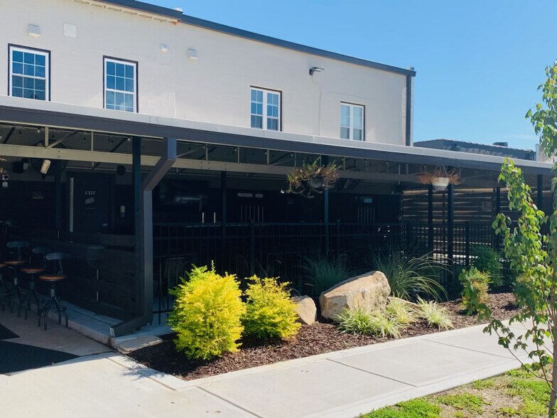 More Photos Of 7 W Mason St, Franklinton Storefront Retail Office For Sale