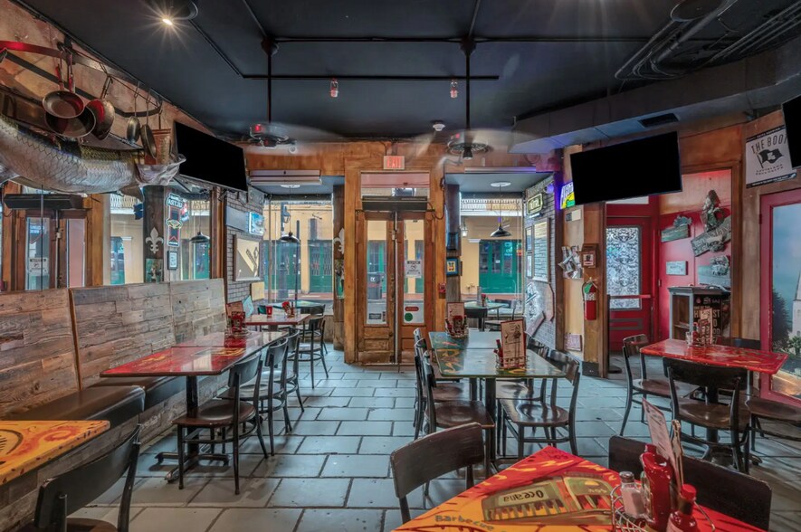 More Photos Of 205 Bourbon St, New Orleans Restaurant For Lease