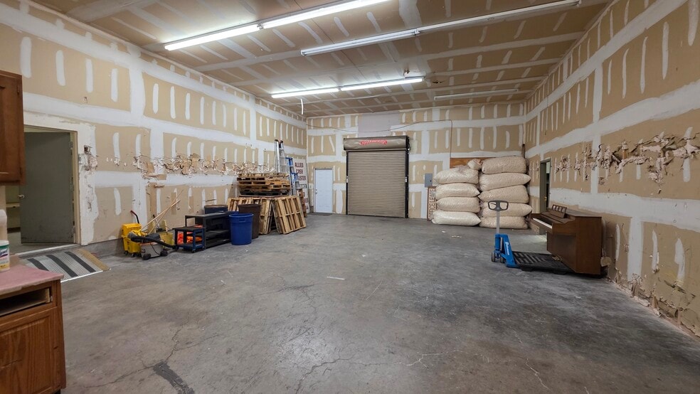 More Photos Of 250 Ruskin Dr, Colorado Springs Warehouse For Sale