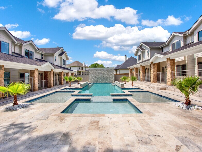 More Photos Of 12455 Melville Dr, Montgomery Apartments For Sale