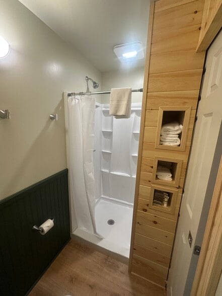 More Photos Of 2040 I-75 Business Loop, Saint Ignace Hotel For Sale