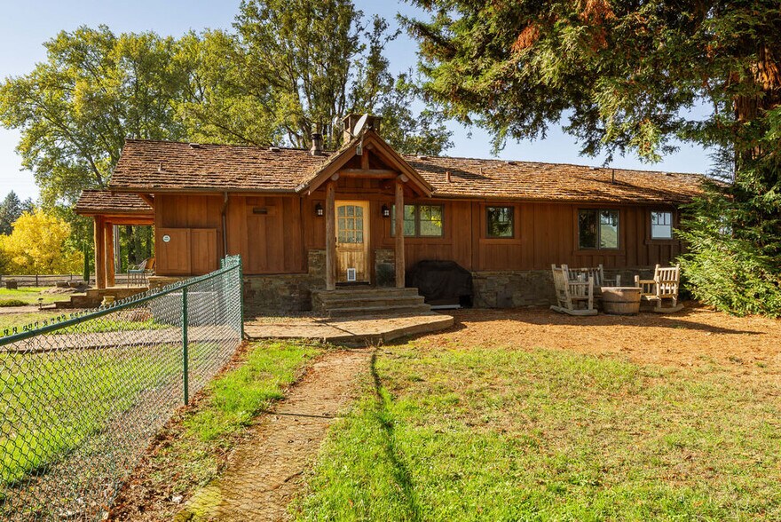 More Photos Of 8690 Lookingglass Rd, Roseburg Land For Sale