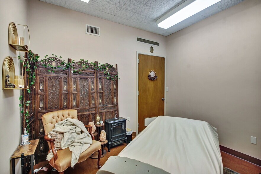 More Photos Of 1503 Oak St, Jacksonville Medical For Sale