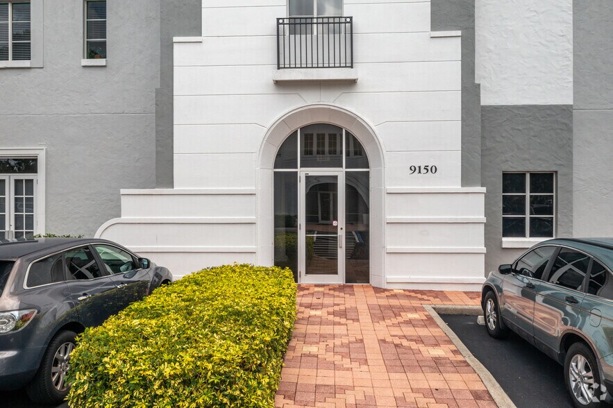 More Photos Of 9150 Galleria Ct, Naples Medical For Lease